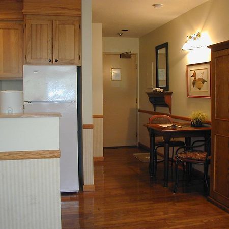 Clock Tower Resort Whistler Kamer foto